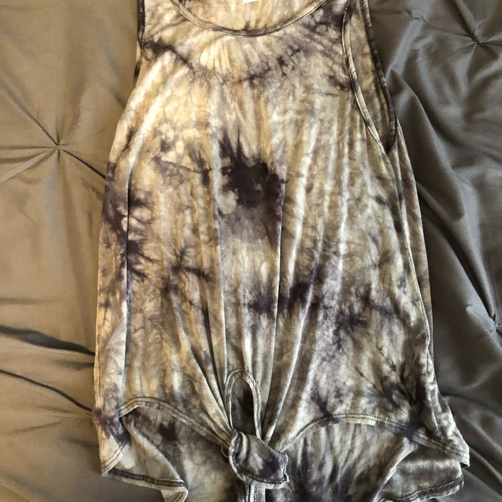 loose fitted tank top